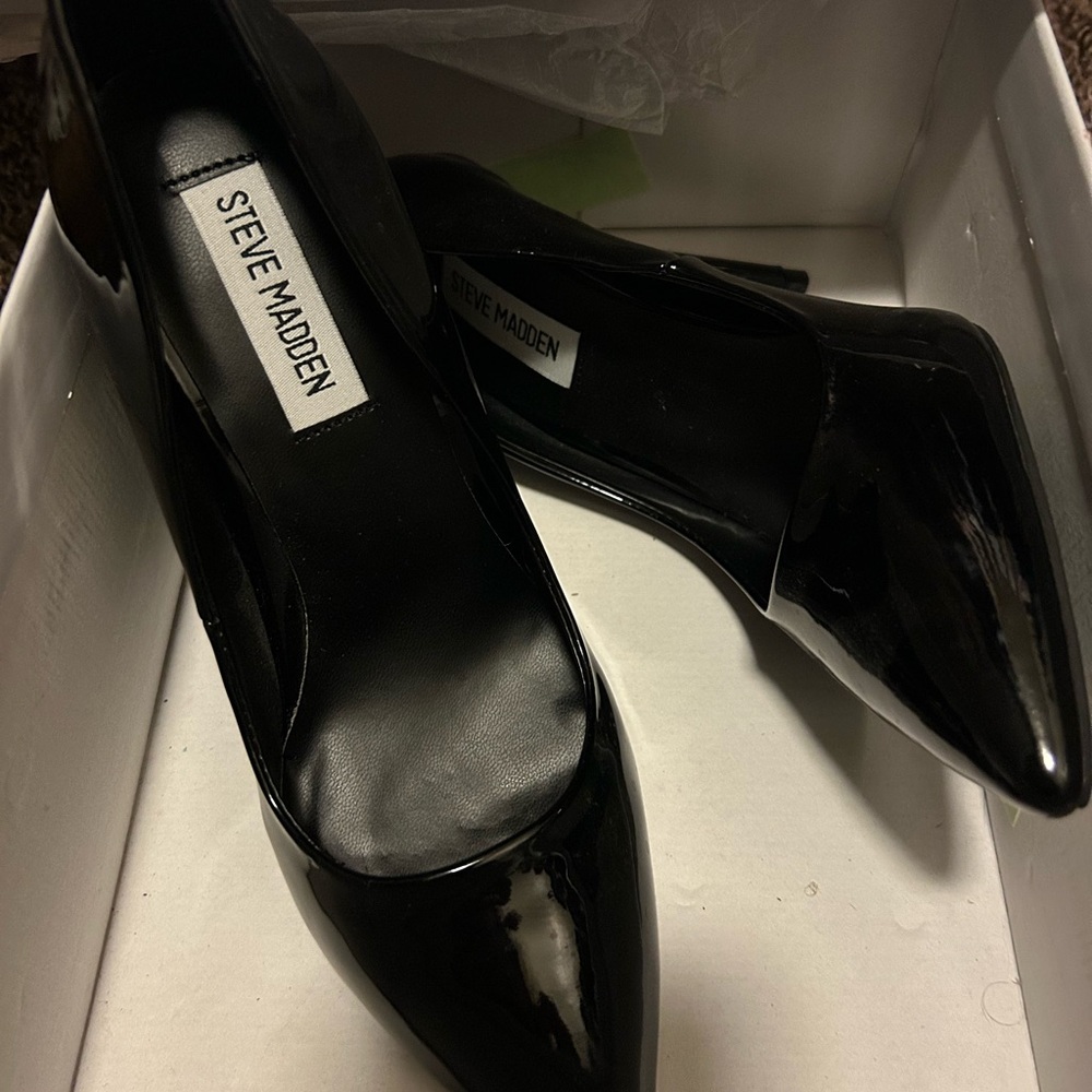 Steve Madden Black Patent Pointed-Toe Heels